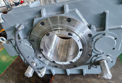 Новый кейс: редуктор привода Янки цилиндра Moventas весом 3300 кг Новый кейс: редуктор привода Янки цилиндра Moventas весом 3300 кг